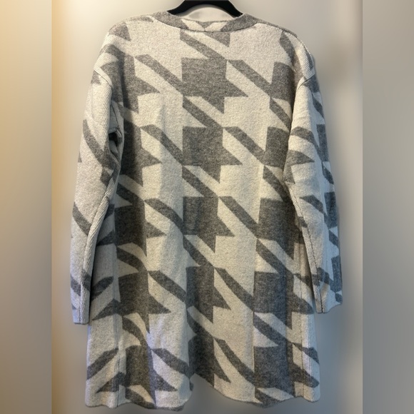 Lety & Me Gray and White Stitch Fix NWT Long Women's Cardigan Sweater Small - Picture 5 of 5